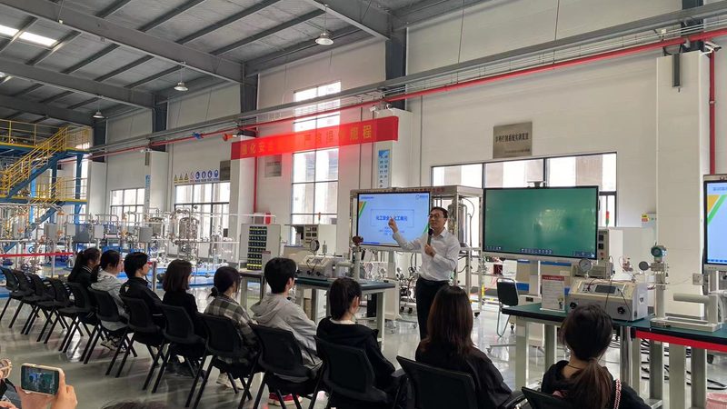 化工原料采购合同范本：规避风险，保障权益**